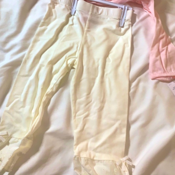 [3/$20] 🎀Set of crop pants and long sleeve top for girls - Picture 3 of 6